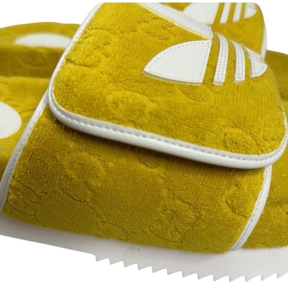 GUCCI NWT YELLOW WHITE MEN’S ADIDAS SLIDES SANDALS SIZE 10 MADE IN ITALY - Picture 2 of 9
